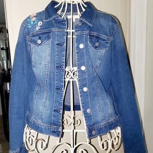 New w/o tags.Stylish blue Jean jacket. Embroidered flowers a bonus! Size L